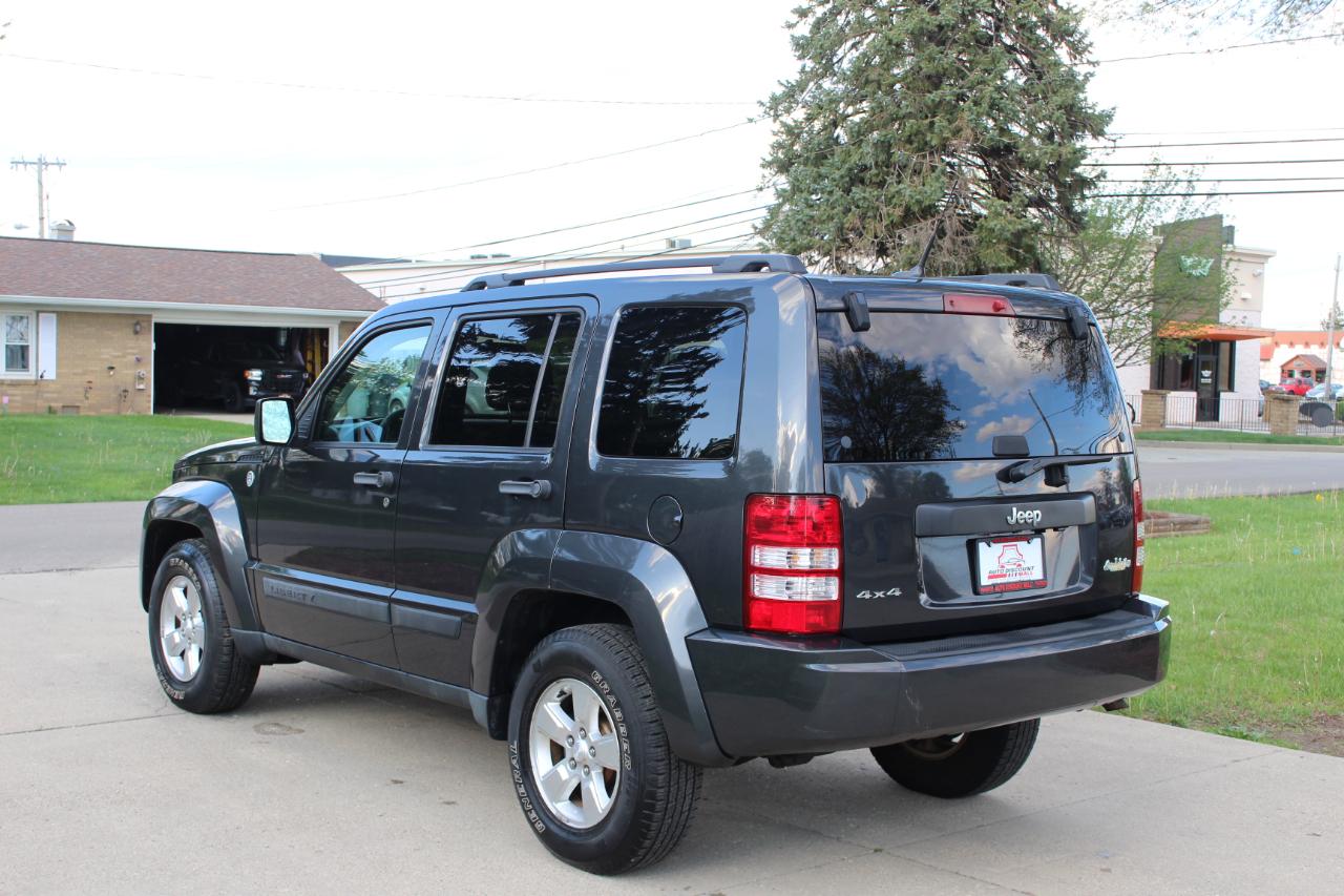 Jeep Liberty Sport 4WD 2011