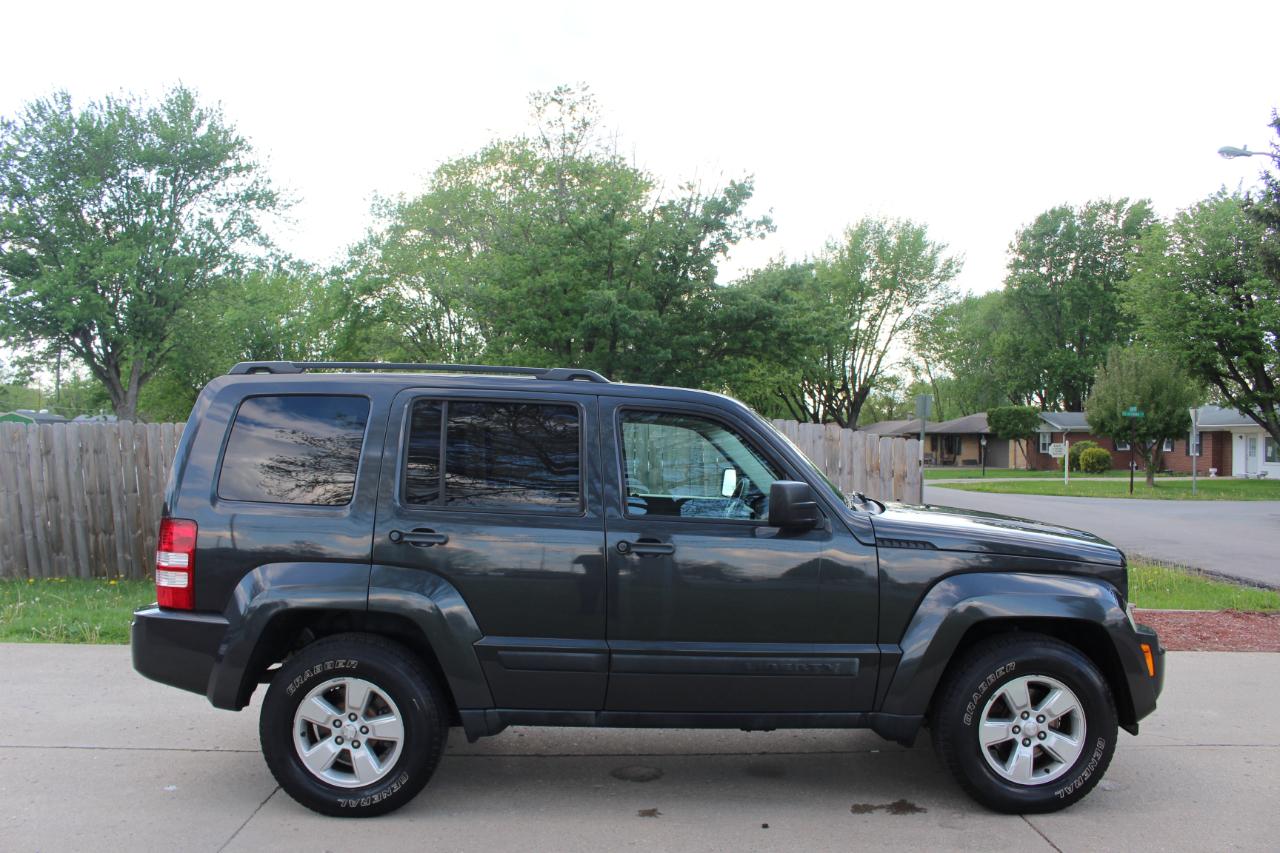 Jeep Liberty Sport 4WD 2011