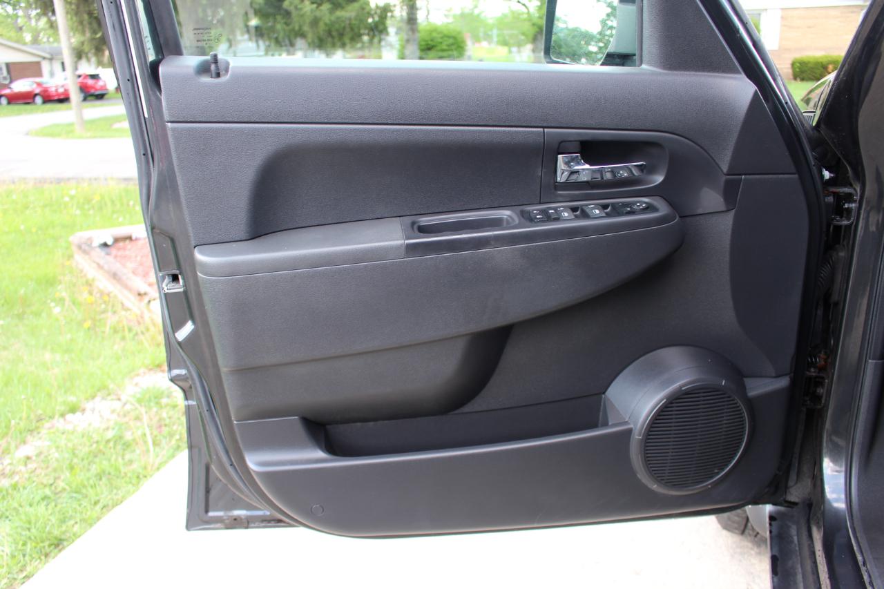 Jeep Liberty Sport 4WD 2011