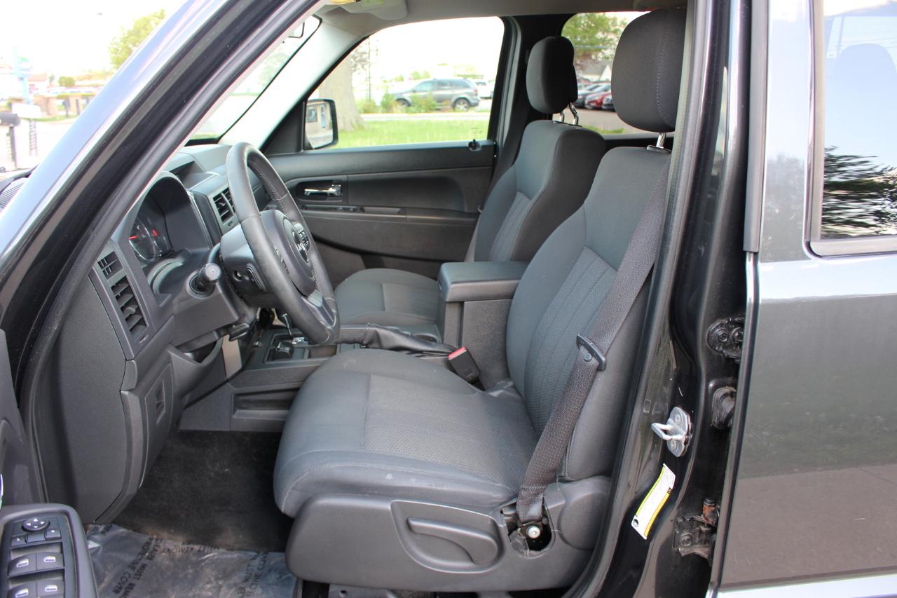 Jeep Liberty Sport 4WD 2011