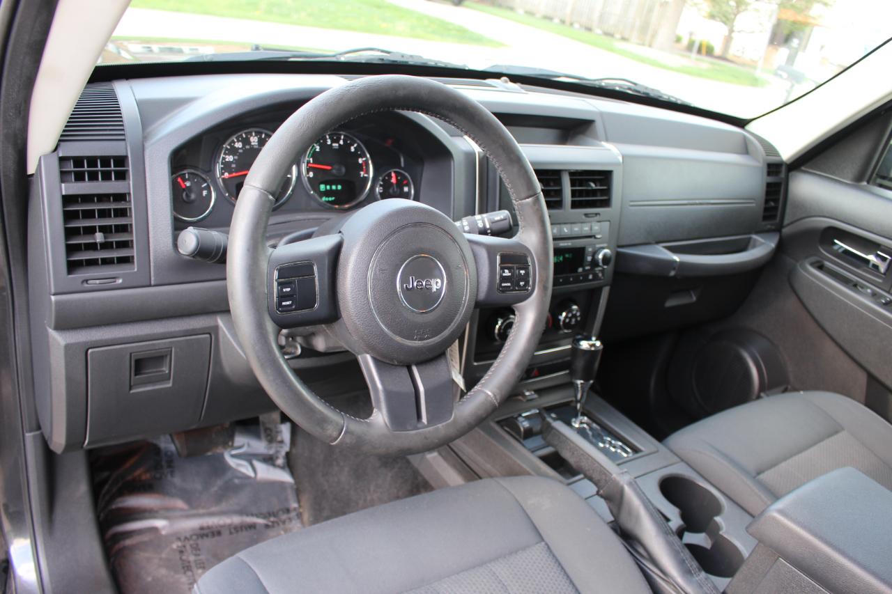 Jeep Liberty Sport 4WD 2011