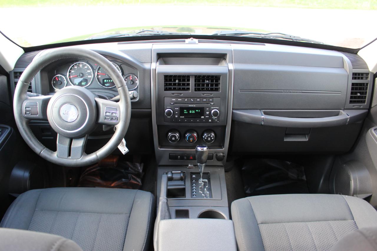 Jeep Liberty Sport 4WD 2011