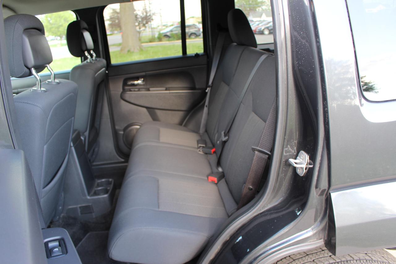 Jeep Liberty Sport 4WD 2011