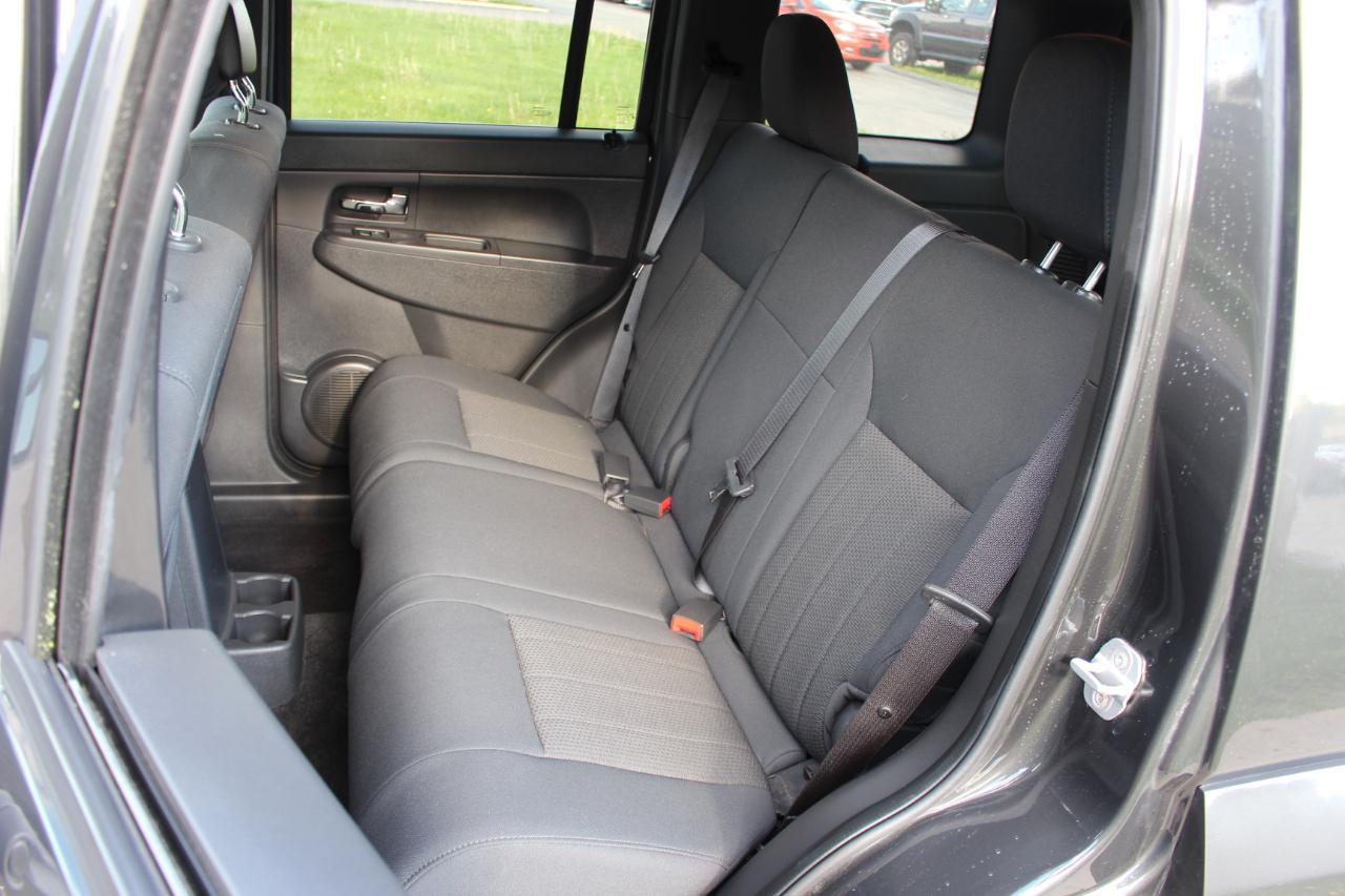 Jeep Liberty Sport 4WD 2011