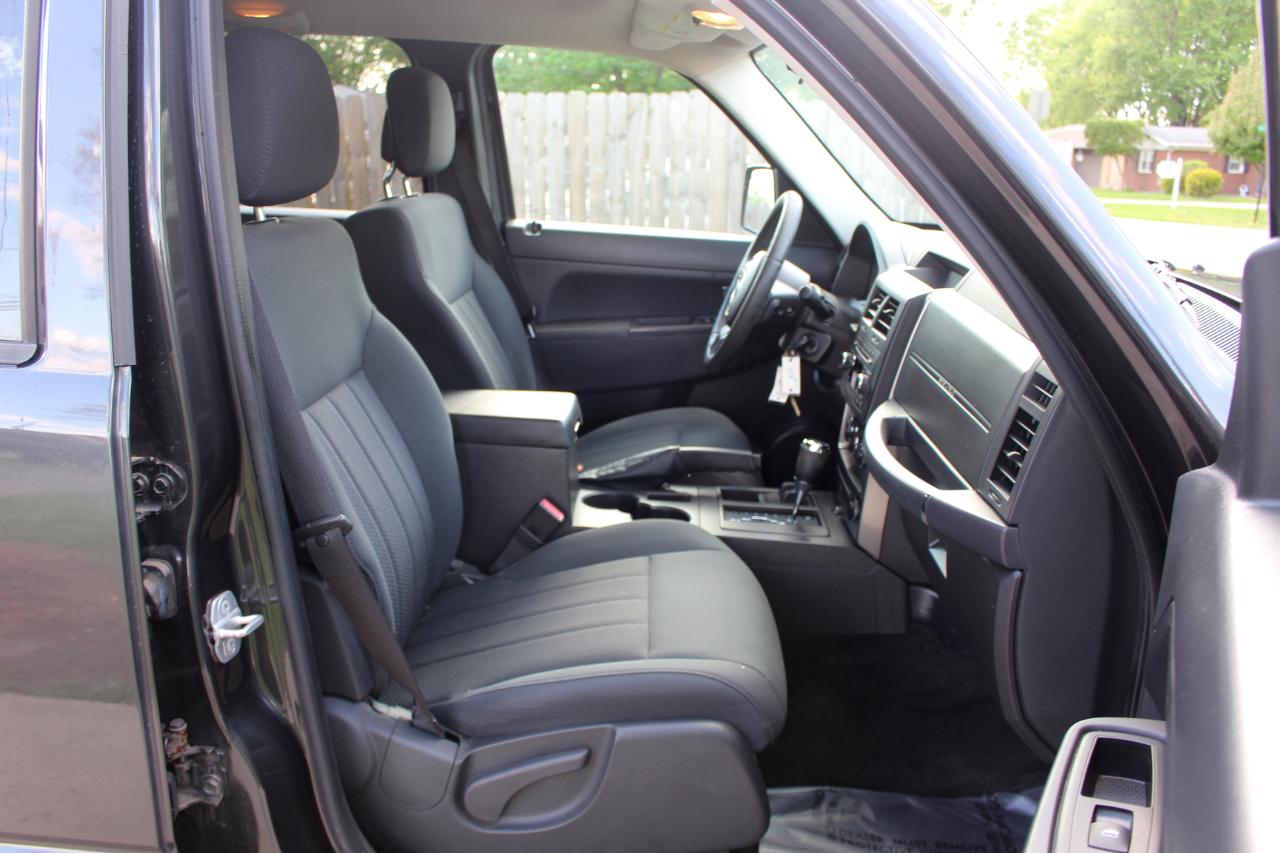 Jeep Liberty Sport 4WD 2011