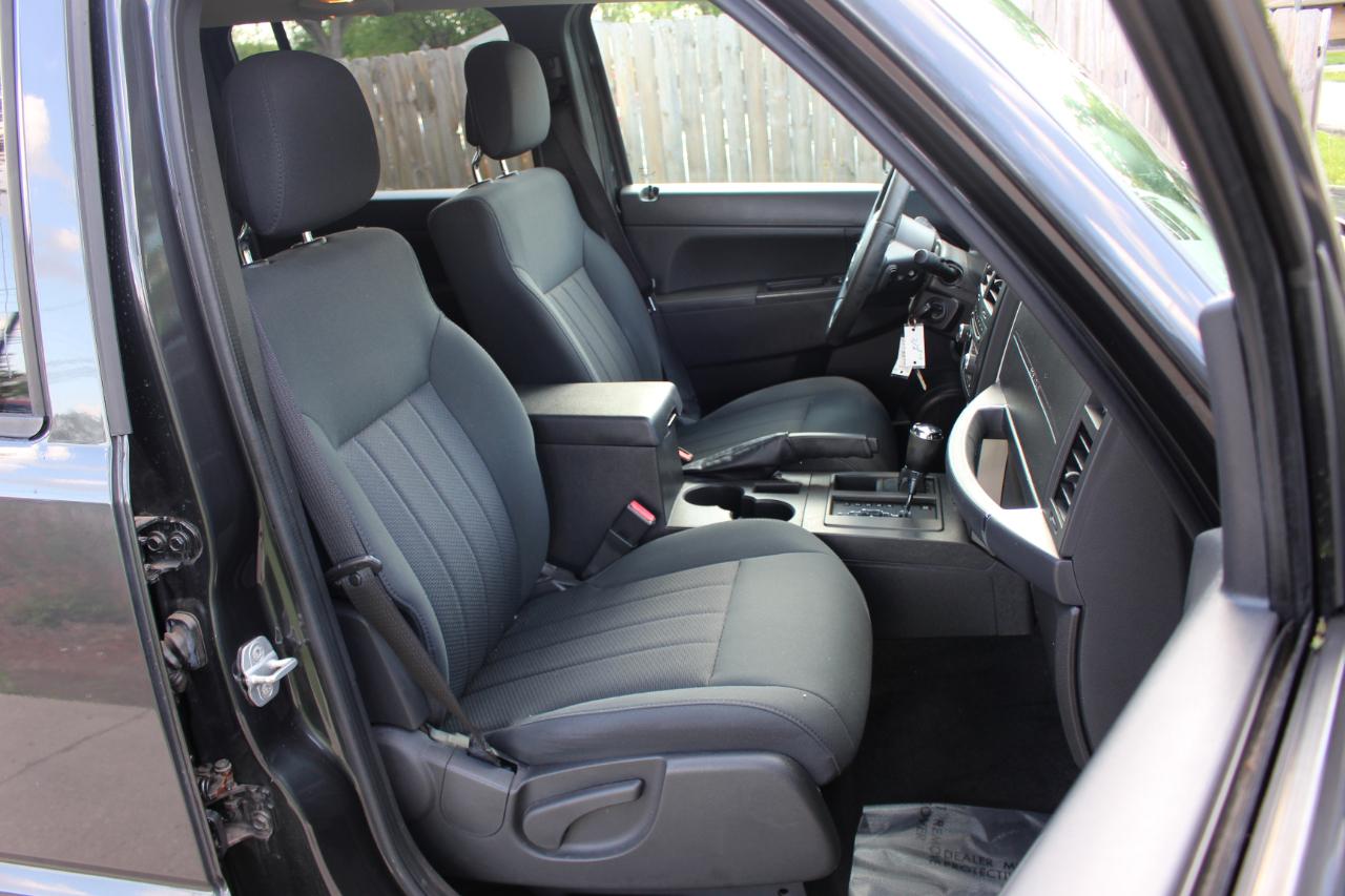 Jeep Liberty Sport 4WD 2011