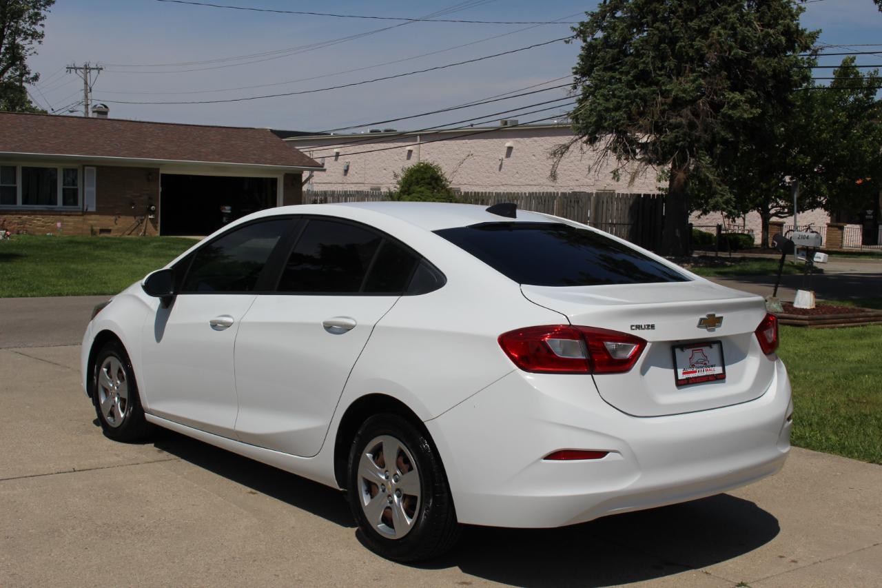 Chevrolet Cruze LS Auto 2018