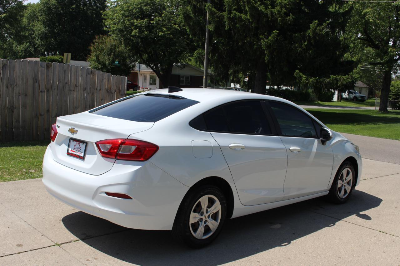 Chevrolet Cruze LS Auto 2018