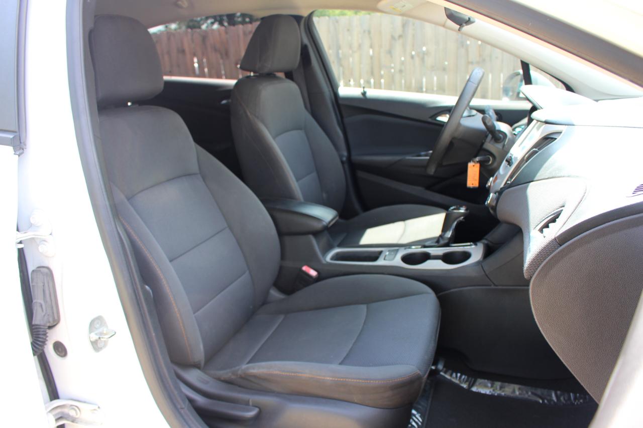 Chevrolet Cruze LS Auto 2018