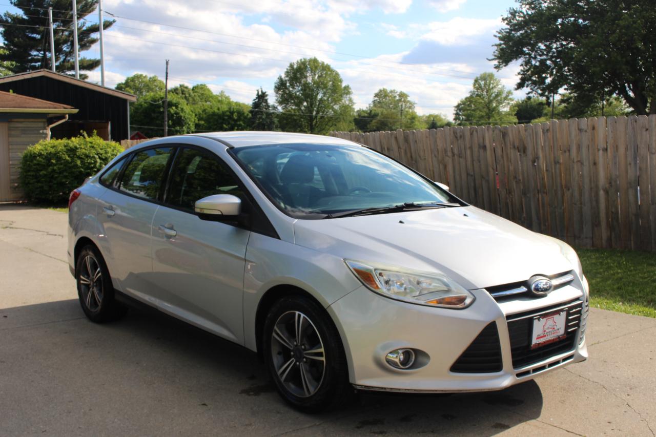 Ford Focus SE Sedan 2014