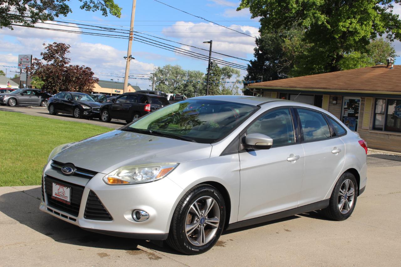 Ford Focus SE Sedan 2014