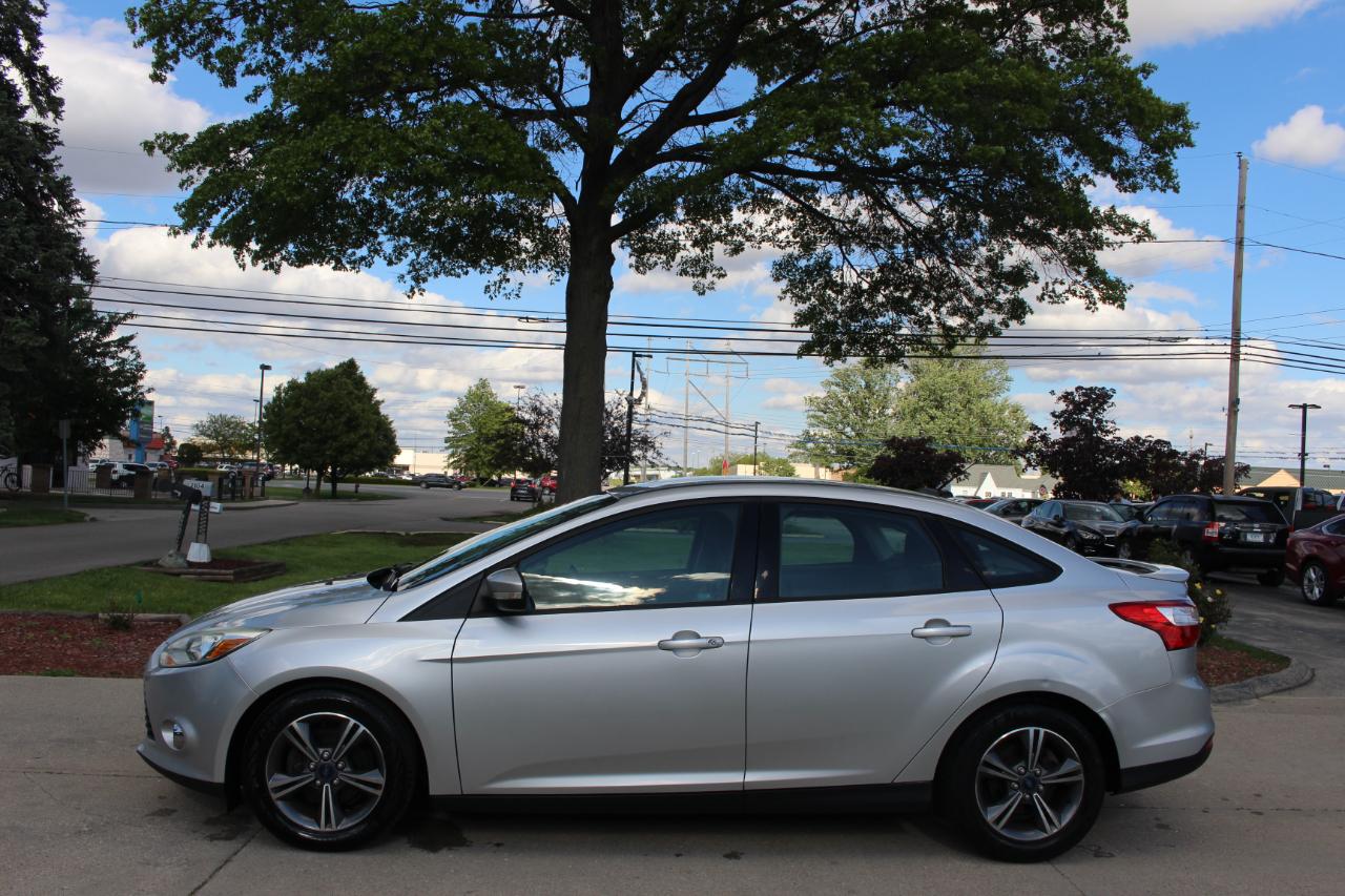 Ford Focus SE Sedan 2014