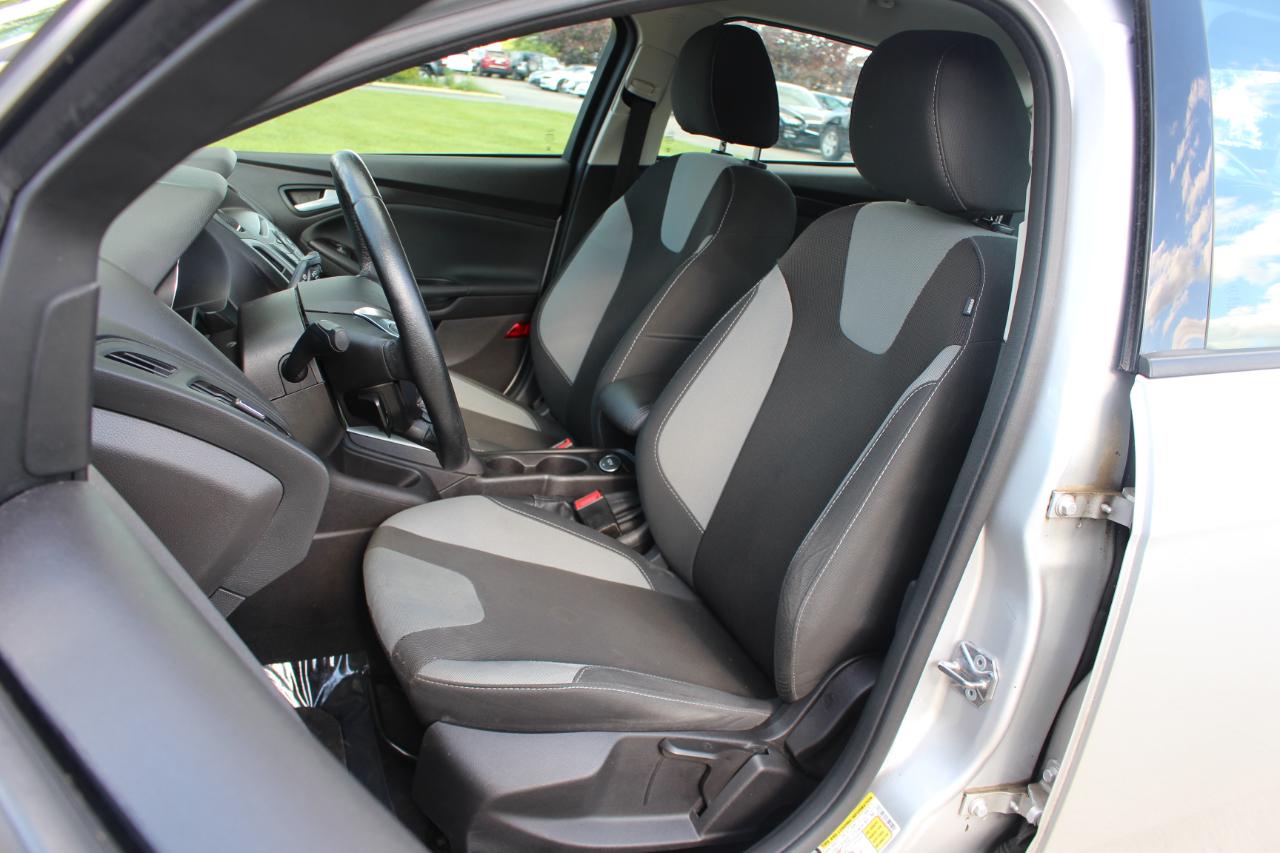 Ford Focus SE Sedan 2014