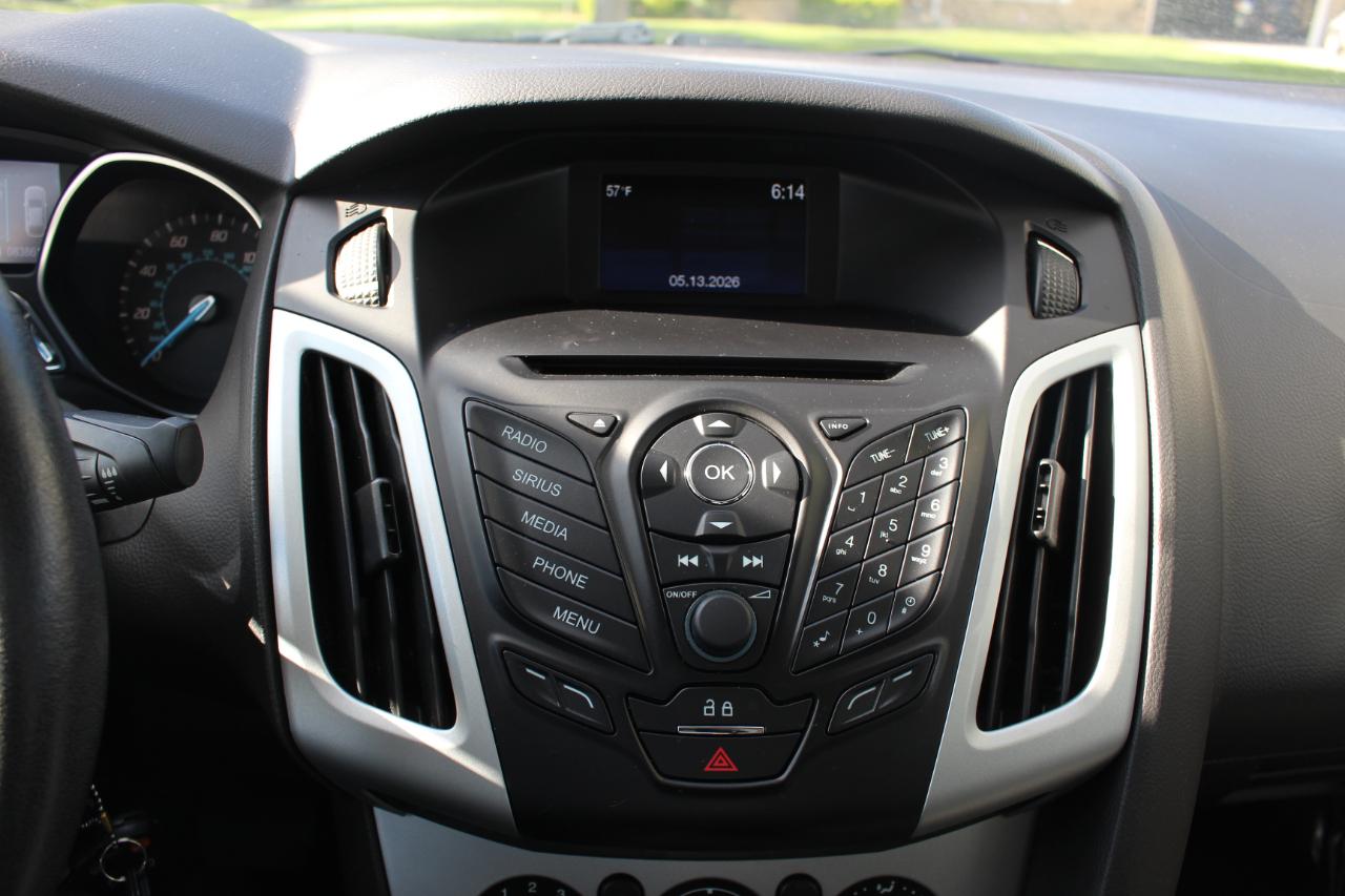 Ford Focus SE Sedan 2014