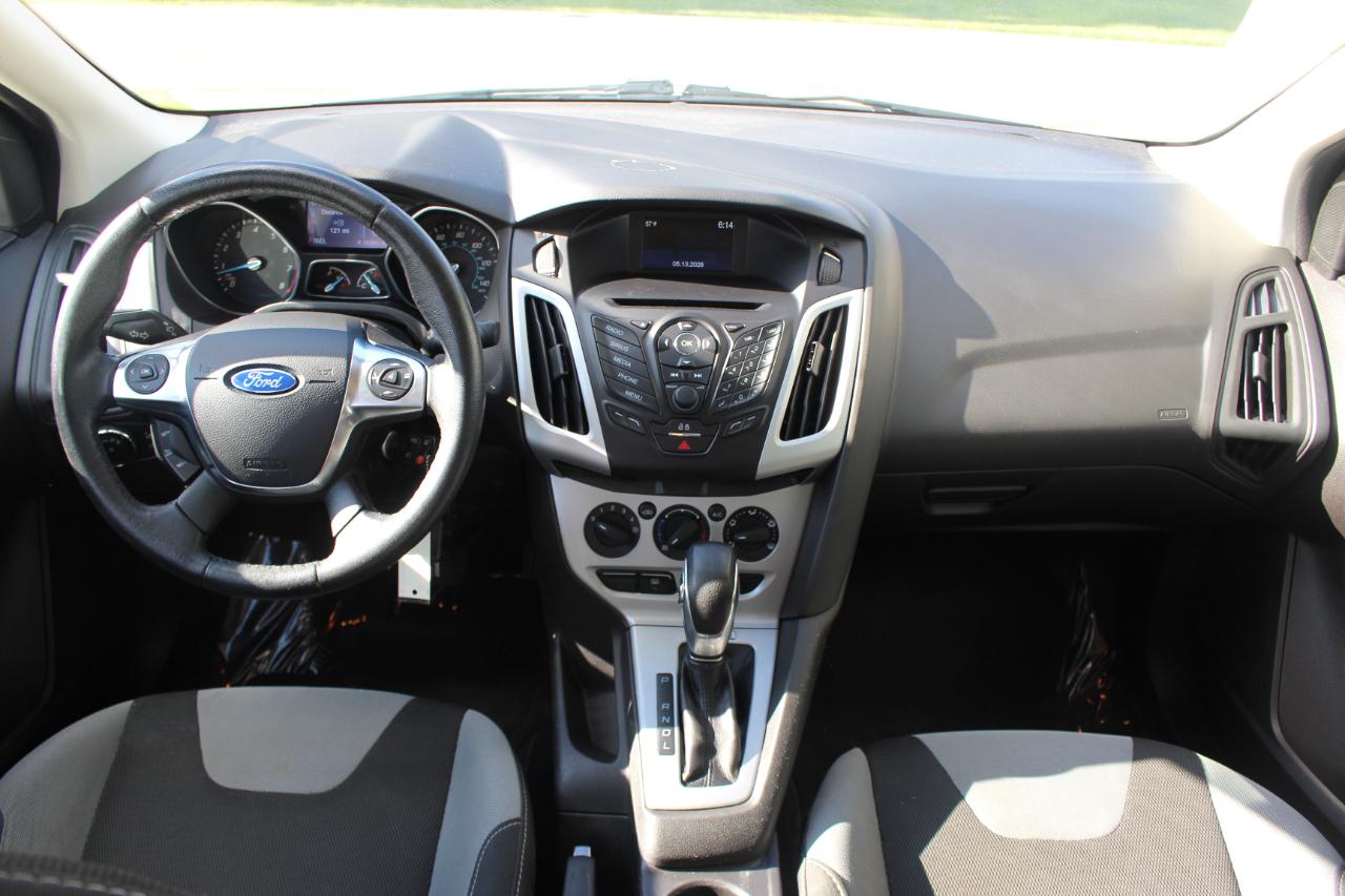 Ford Focus SE Sedan 2014