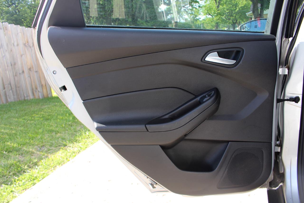 Ford Focus SE Sedan 2014