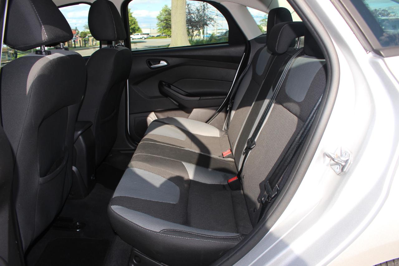 Ford Focus SE Sedan 2014