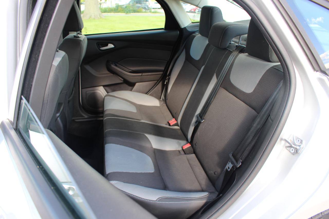 Ford Focus SE Sedan 2014