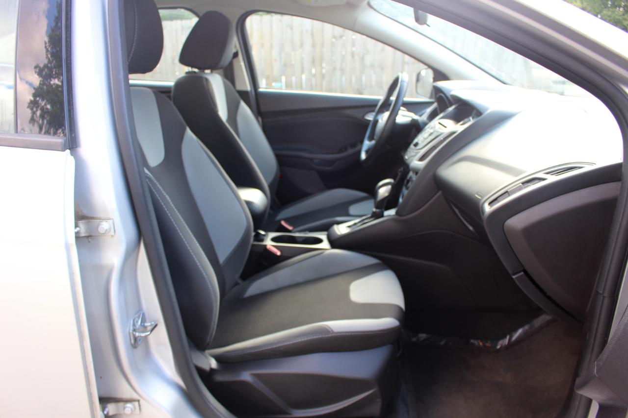 Ford Focus SE Sedan 2014
