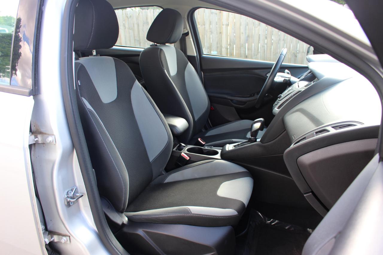 Ford Focus SE Sedan 2014