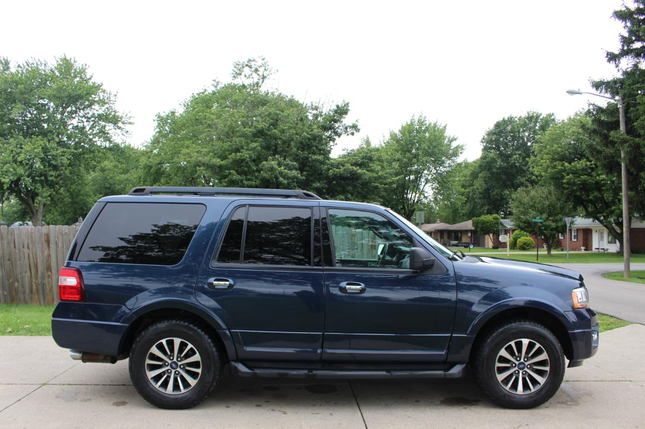 Ford Expedition XLT 4WD 2016