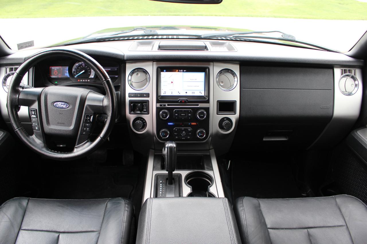 Ford Expedition XLT 4WD 2016