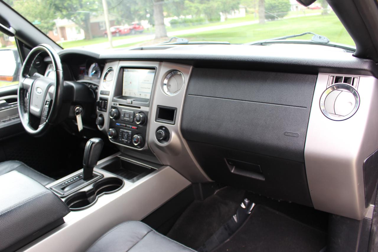 Ford Expedition XLT 4WD 2016