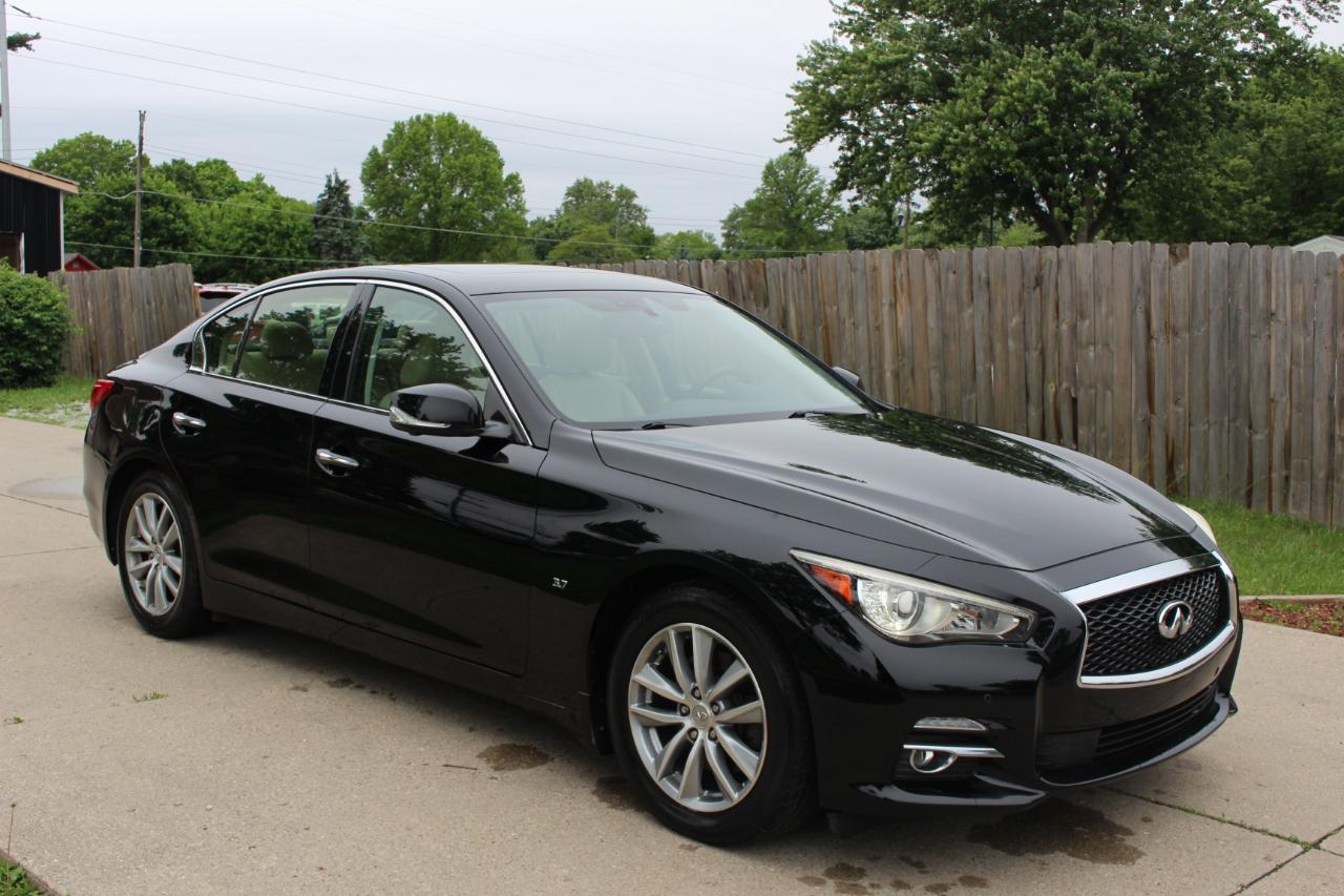 Infiniti Q50 Base AWD 2015