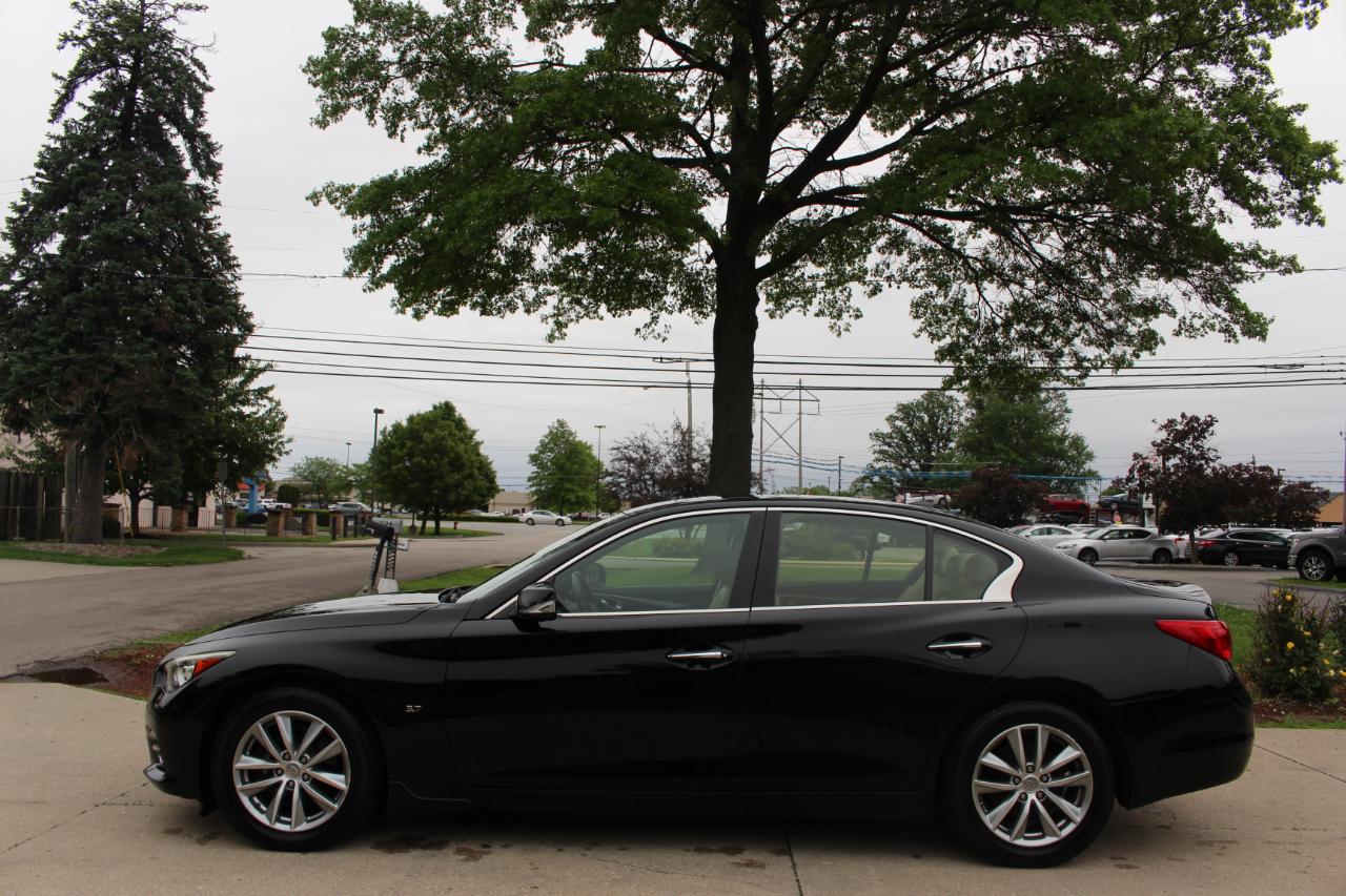 Infiniti Q50 Base AWD 2015