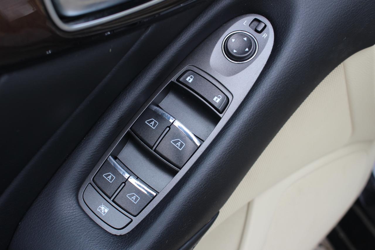 Infiniti Q50 Base AWD 2015