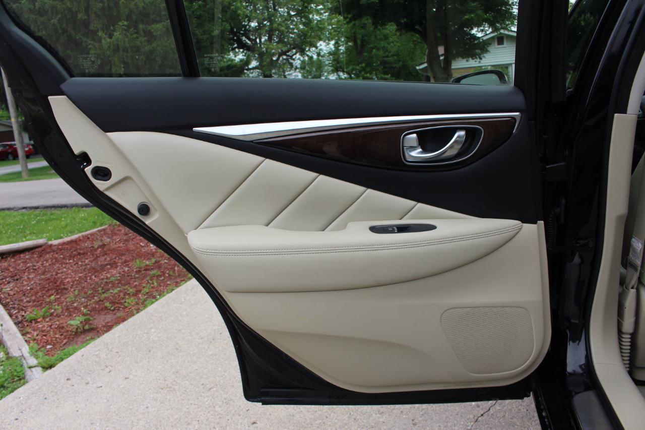 Infiniti Q50 Base AWD 2015