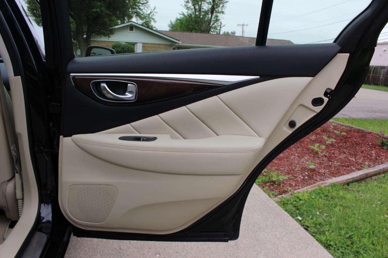 Infiniti Q50 Base AWD 2015