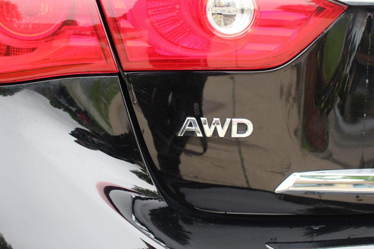 Infiniti Q50 Base AWD 2015