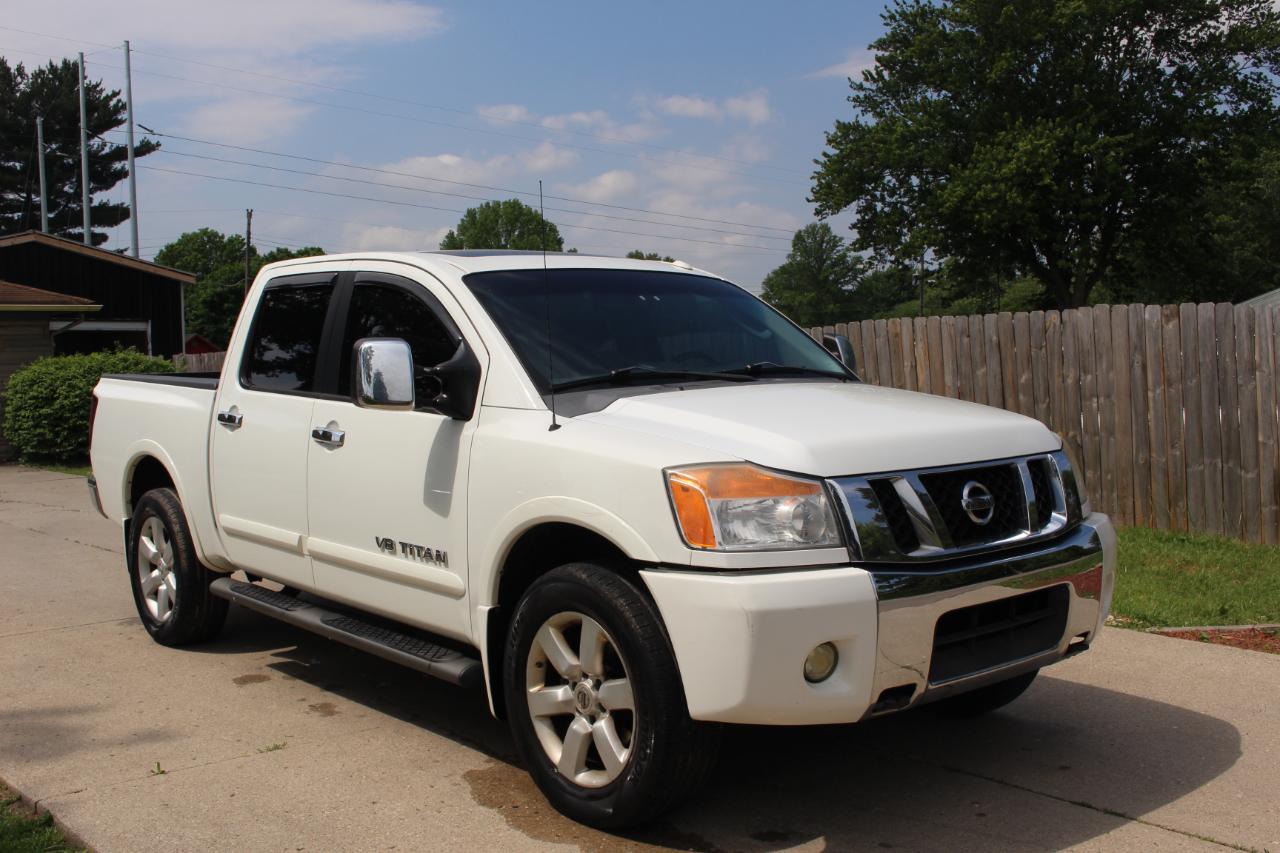 Nissan Titan SL Crew Cab 4WD 2011