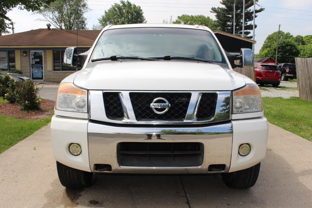Nissan Titan SL Crew Cab 4WD 2011