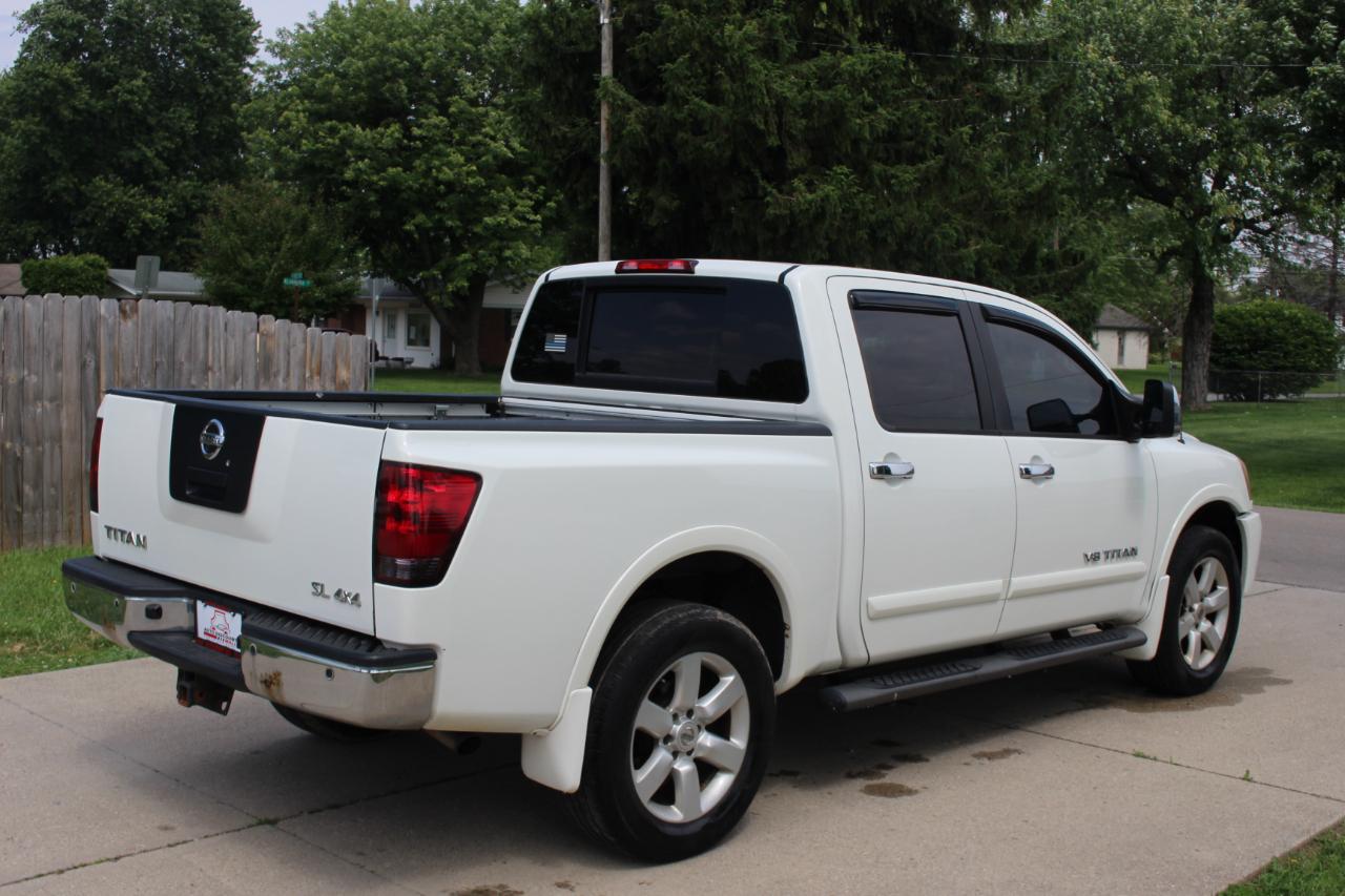 Nissan Titan SL Crew Cab 4WD 2011