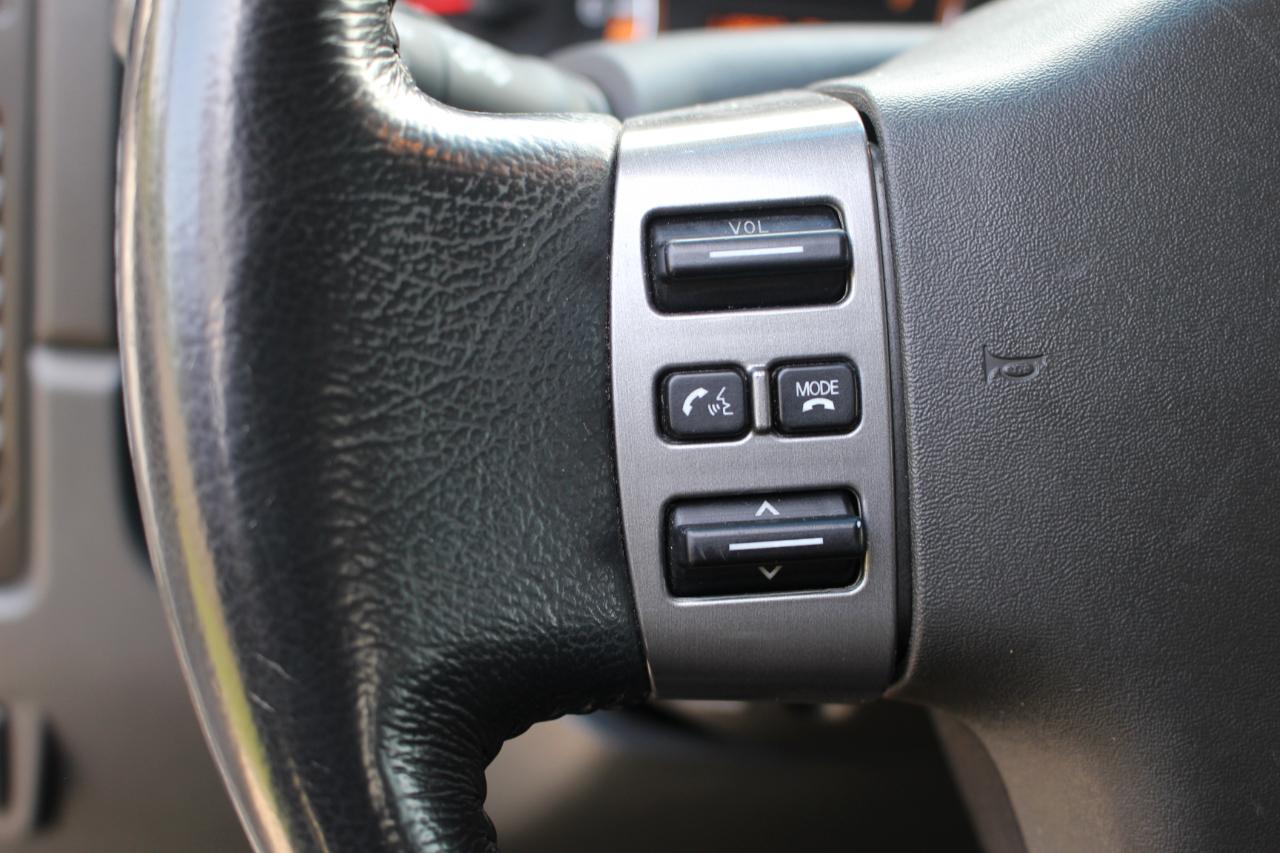 Nissan Titan SL Crew Cab 4WD 2011