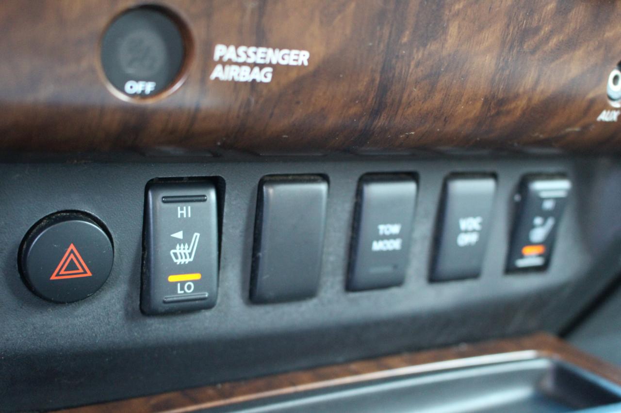 Nissan Titan SL Crew Cab 4WD 2011