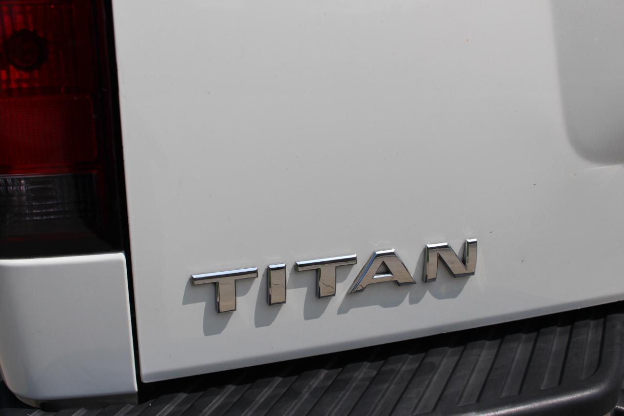 Nissan Titan SL Crew Cab 4WD 2011