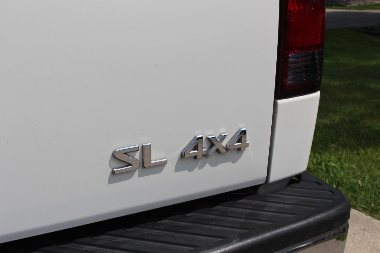 Nissan Titan SL Crew Cab 4WD 2011