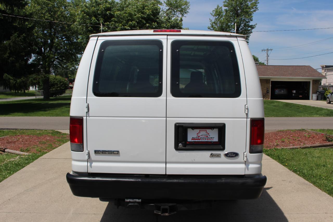 Ford Econoline E-250 Extended 2009