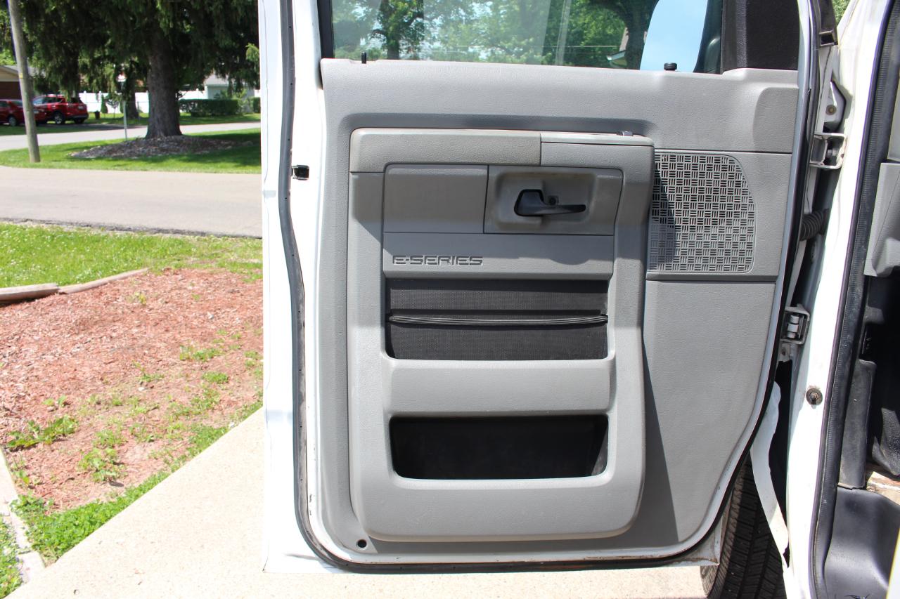 Ford Econoline E-250 Extended 2009