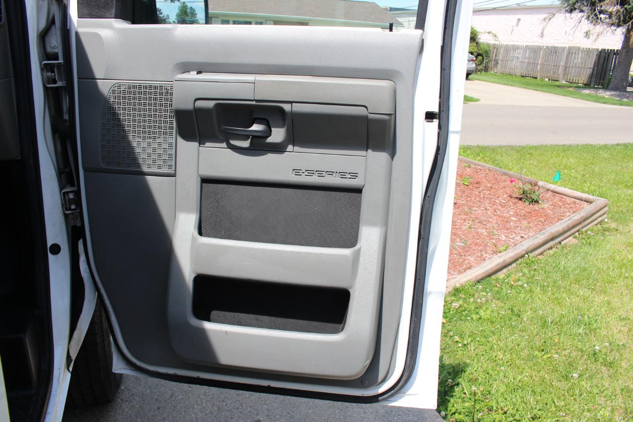 Ford Econoline E-250 Extended 2009