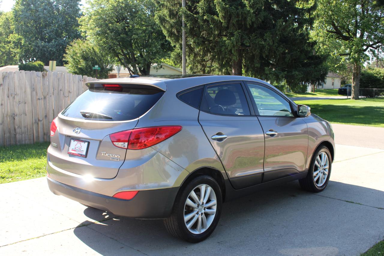 Hyundai Tucson Limited FWD 2012