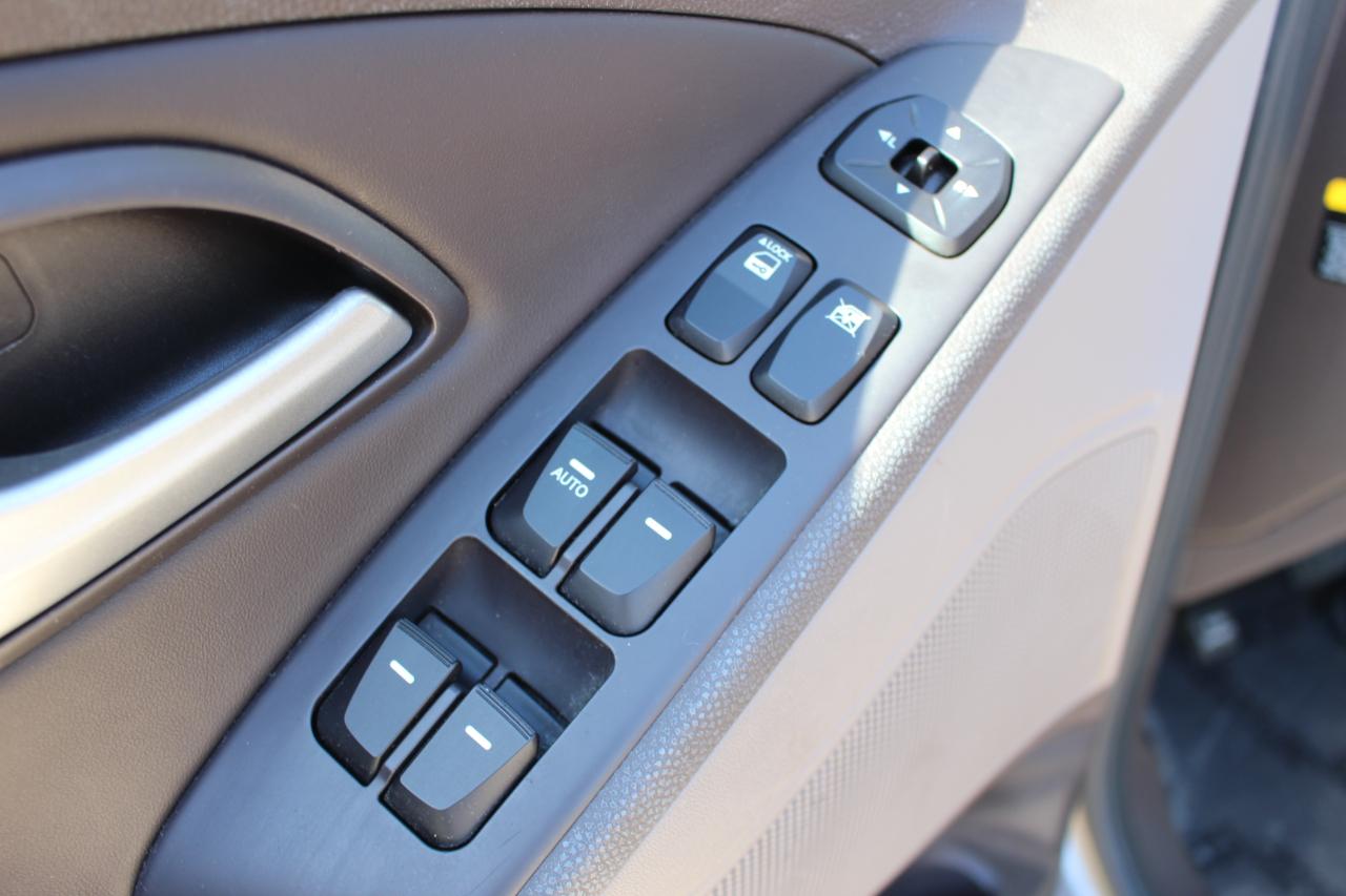 Hyundai Tucson Limited FWD 2012