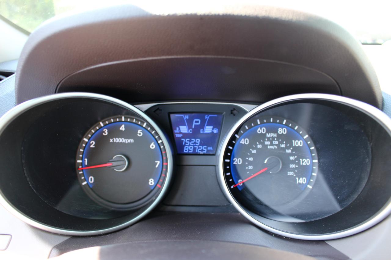 Hyundai Tucson Limited FWD 2012