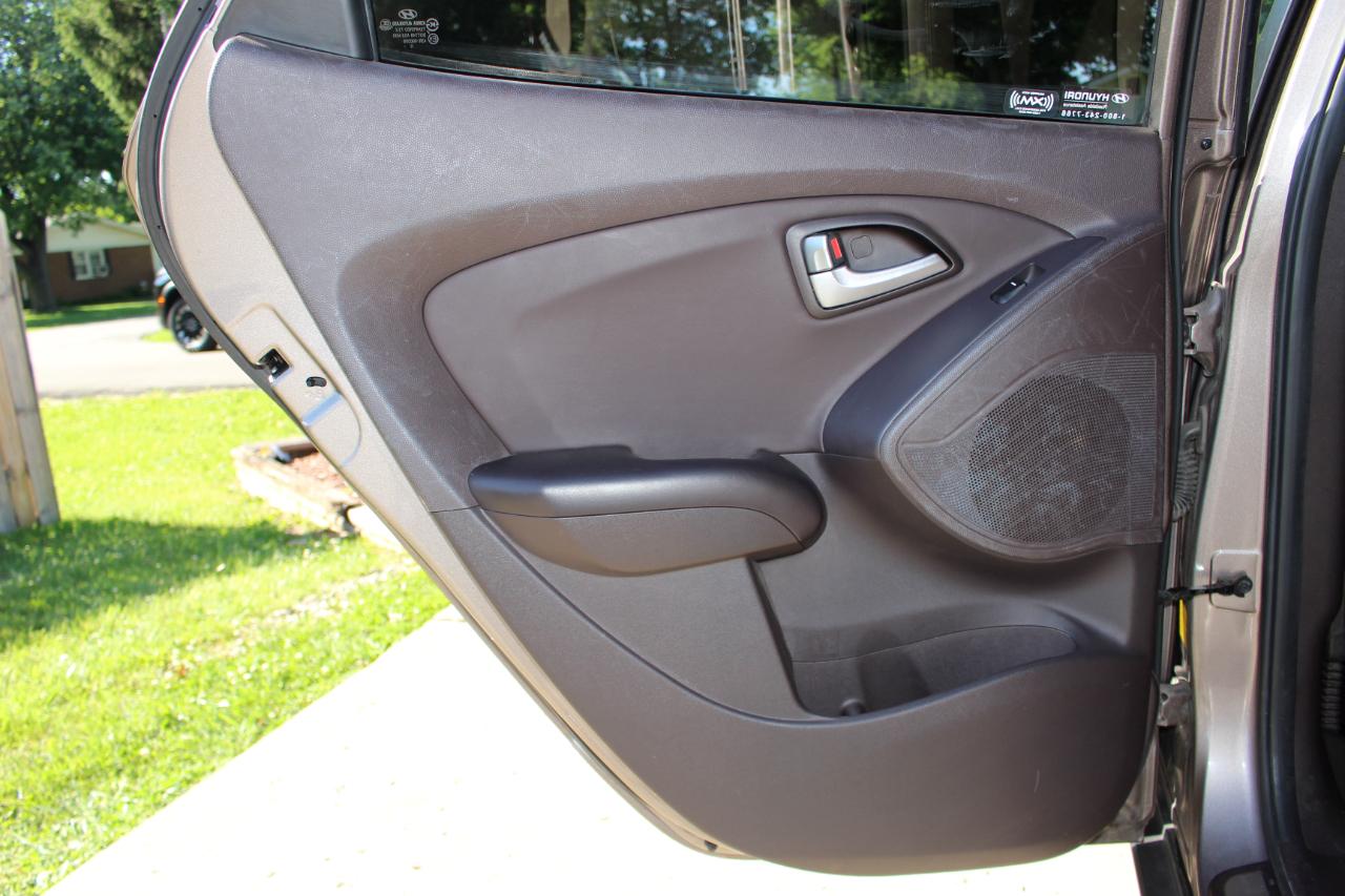 Hyundai Tucson Limited FWD 2012