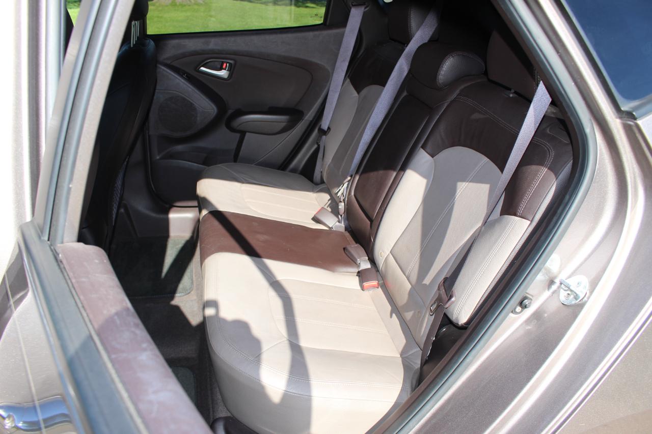 Hyundai Tucson Limited FWD 2012