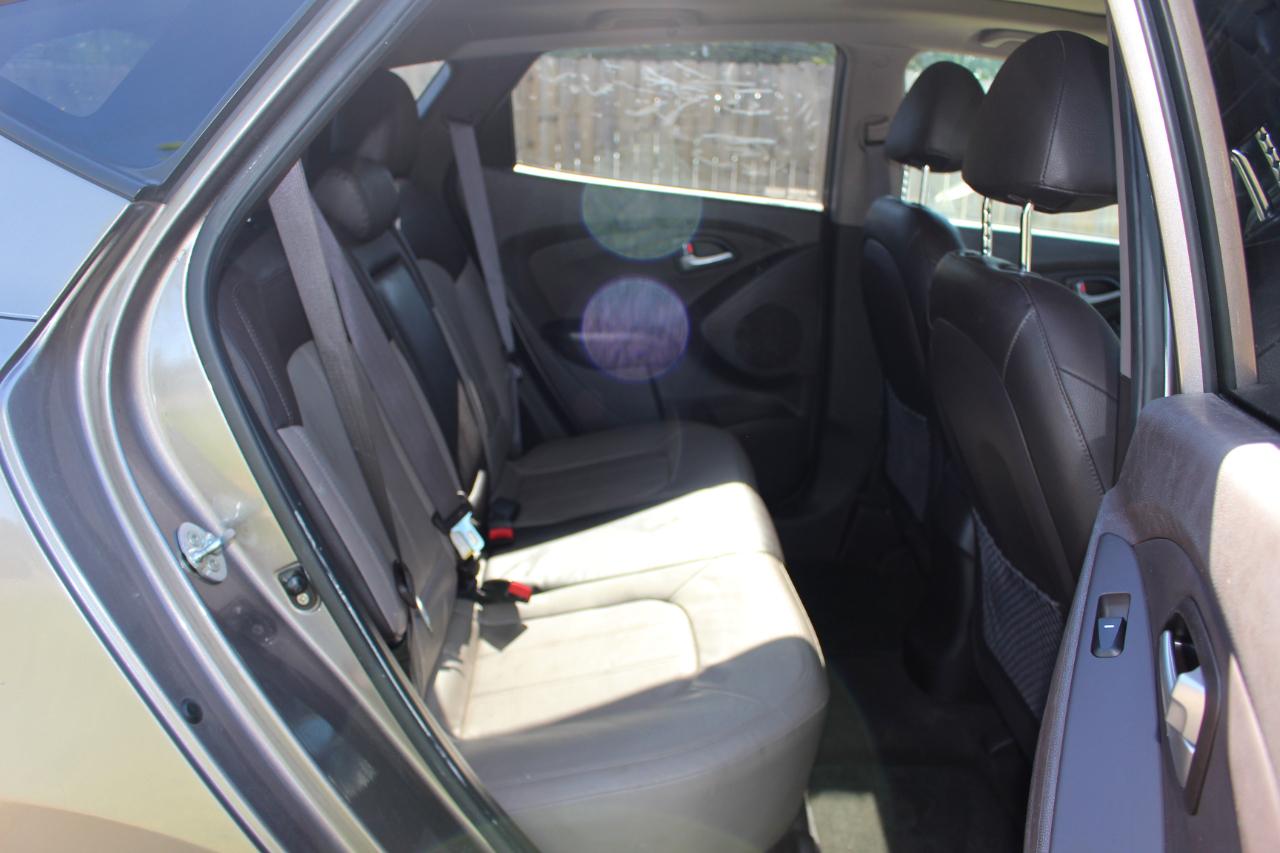 Hyundai Tucson Limited FWD 2012