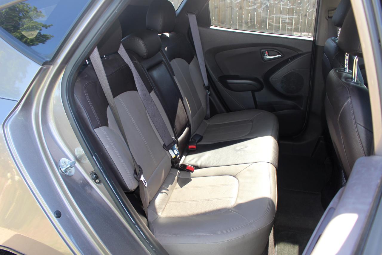 Hyundai Tucson Limited FWD 2012